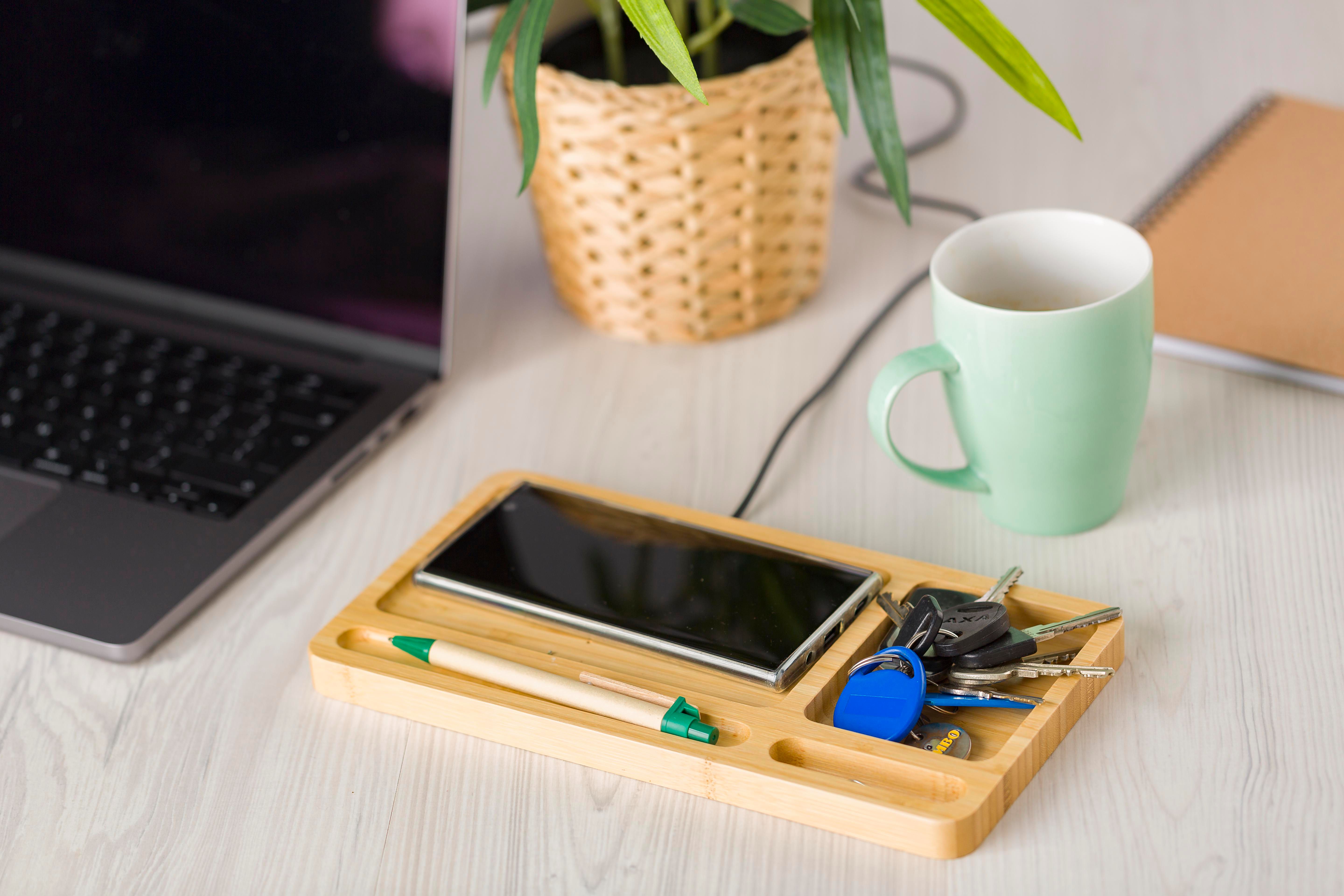 Vue 7 de Chargeur sans fil Faye | Bambou | Organiseur de bureau