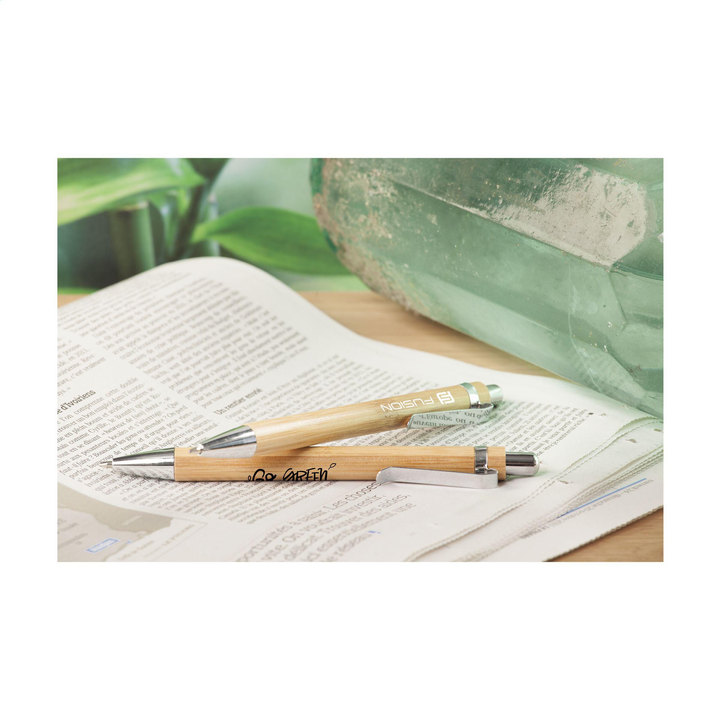 Vue 4 de Boston Bamboo stylo