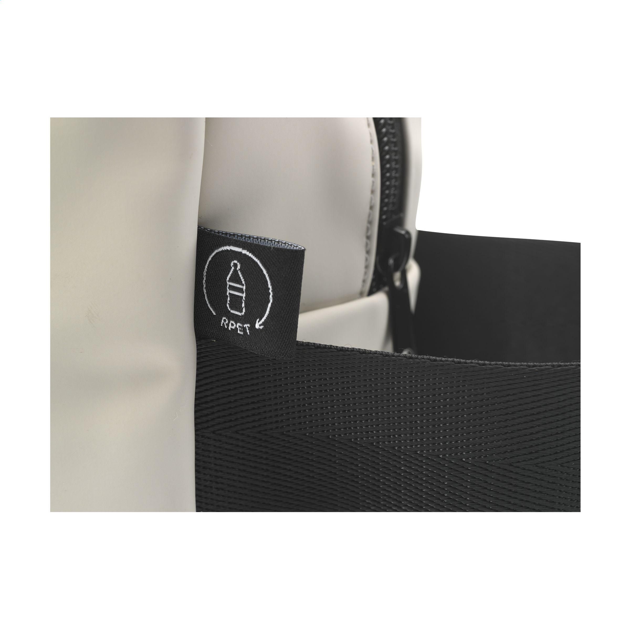 Vue 5 de Lennon RCS Recycled Toiletry Bag