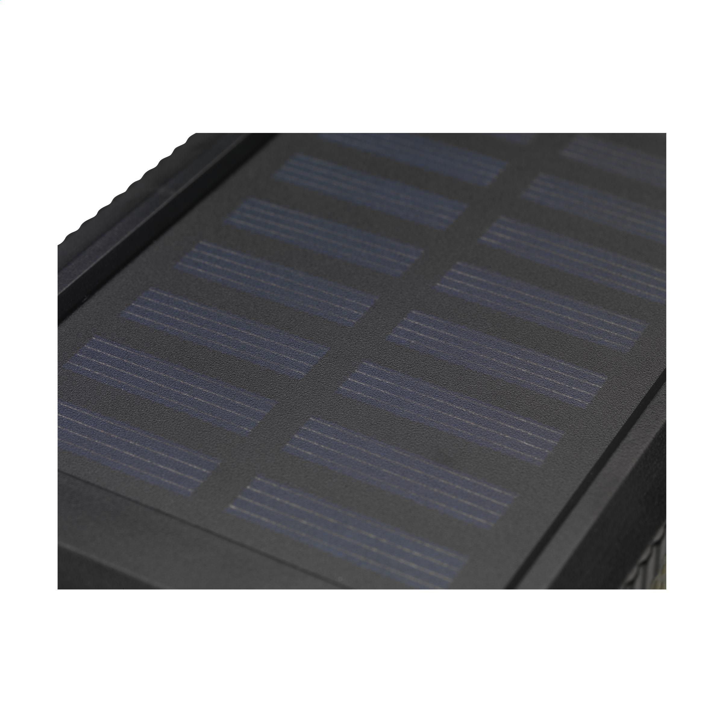 Vue 8 de Trail RCS Solar Charger Compass 8000 batterie externe