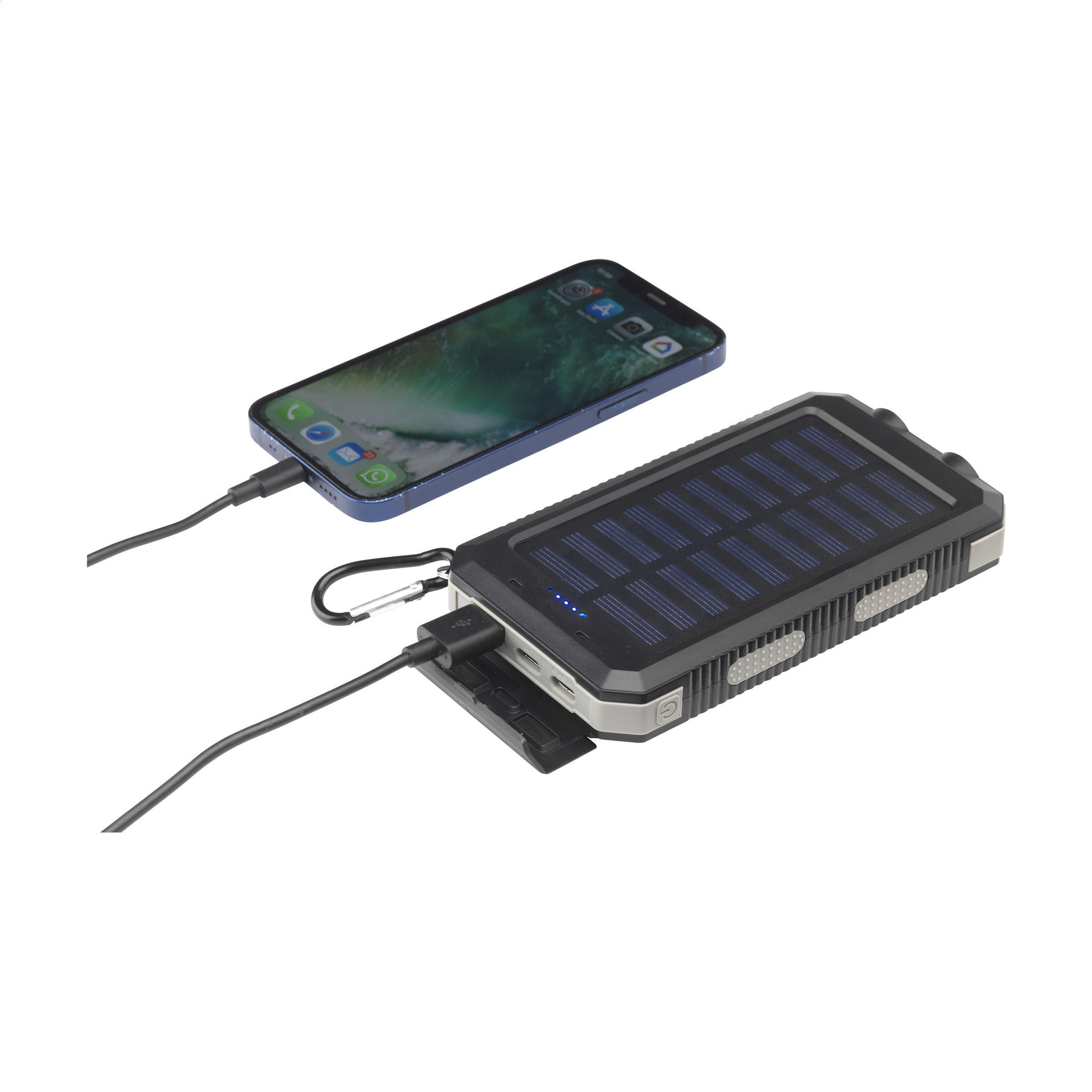 Vue 3 de Trail RCS Solar Charger Compass 8000 batterie externe