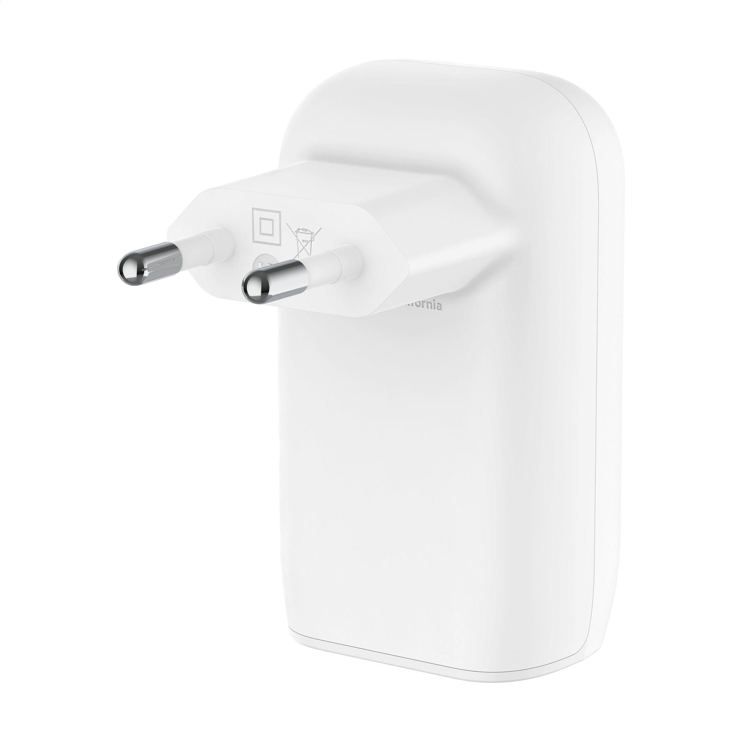Vue 2 de Belkin BoostCharge 3-Port Wall Charger EU