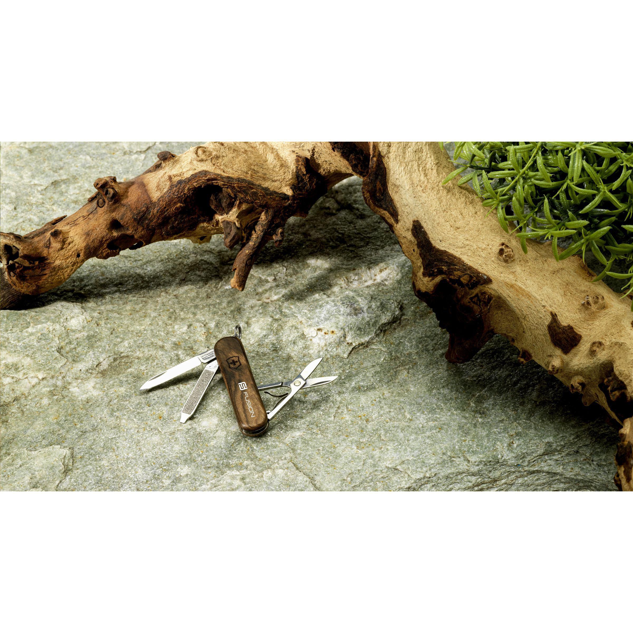 Vue 6 de Victorinox Classic SD Wood canif