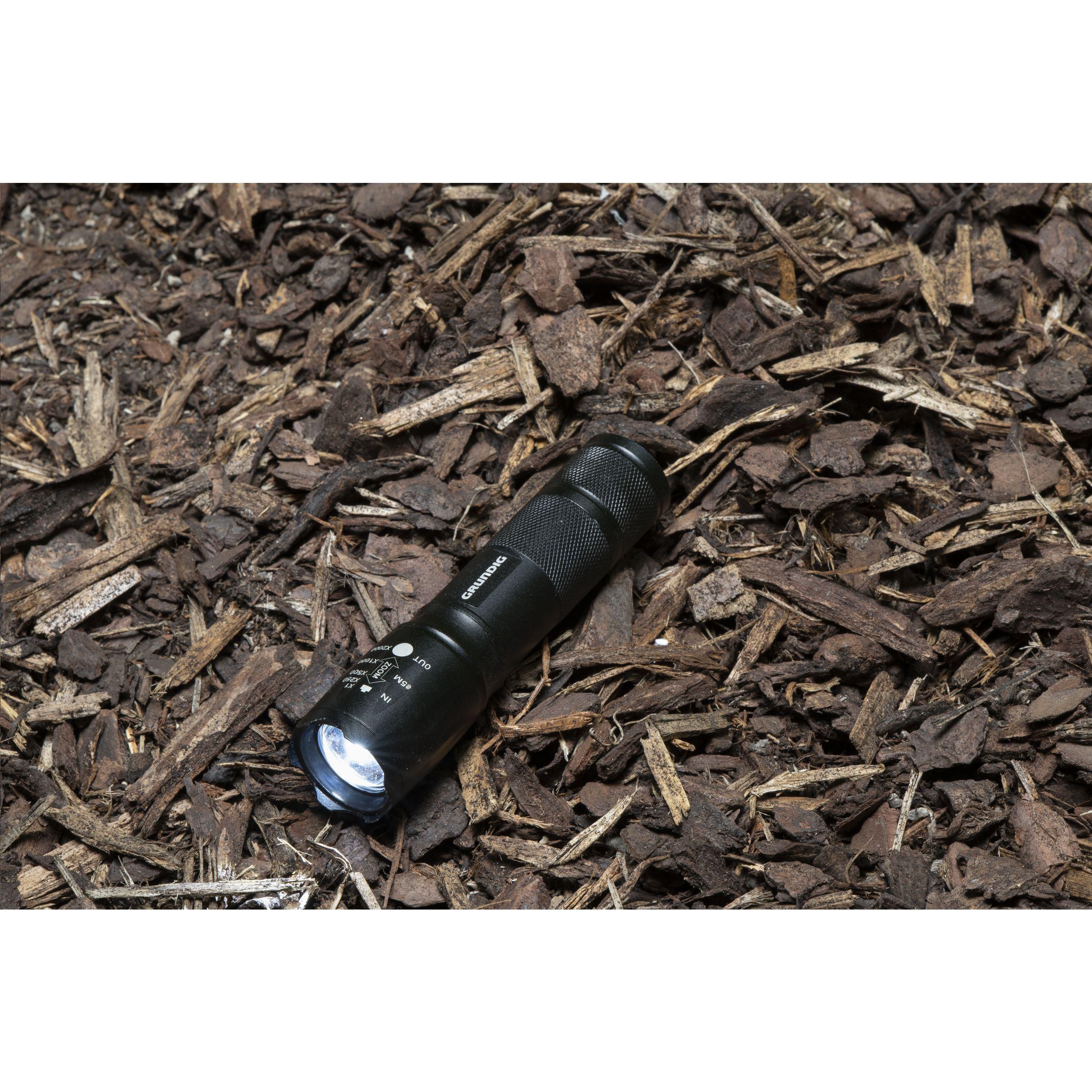Vue 5 de Grundig 1W LED-Torch Zoom lampe de poche