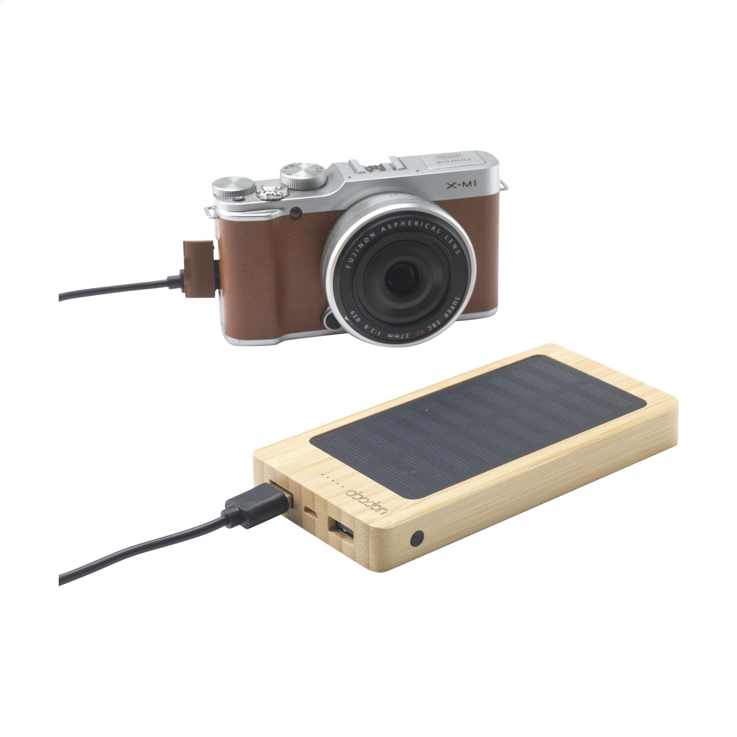 Vue 6 de Solar Powerbank 8000+ Wireless Charger chargeur externe
