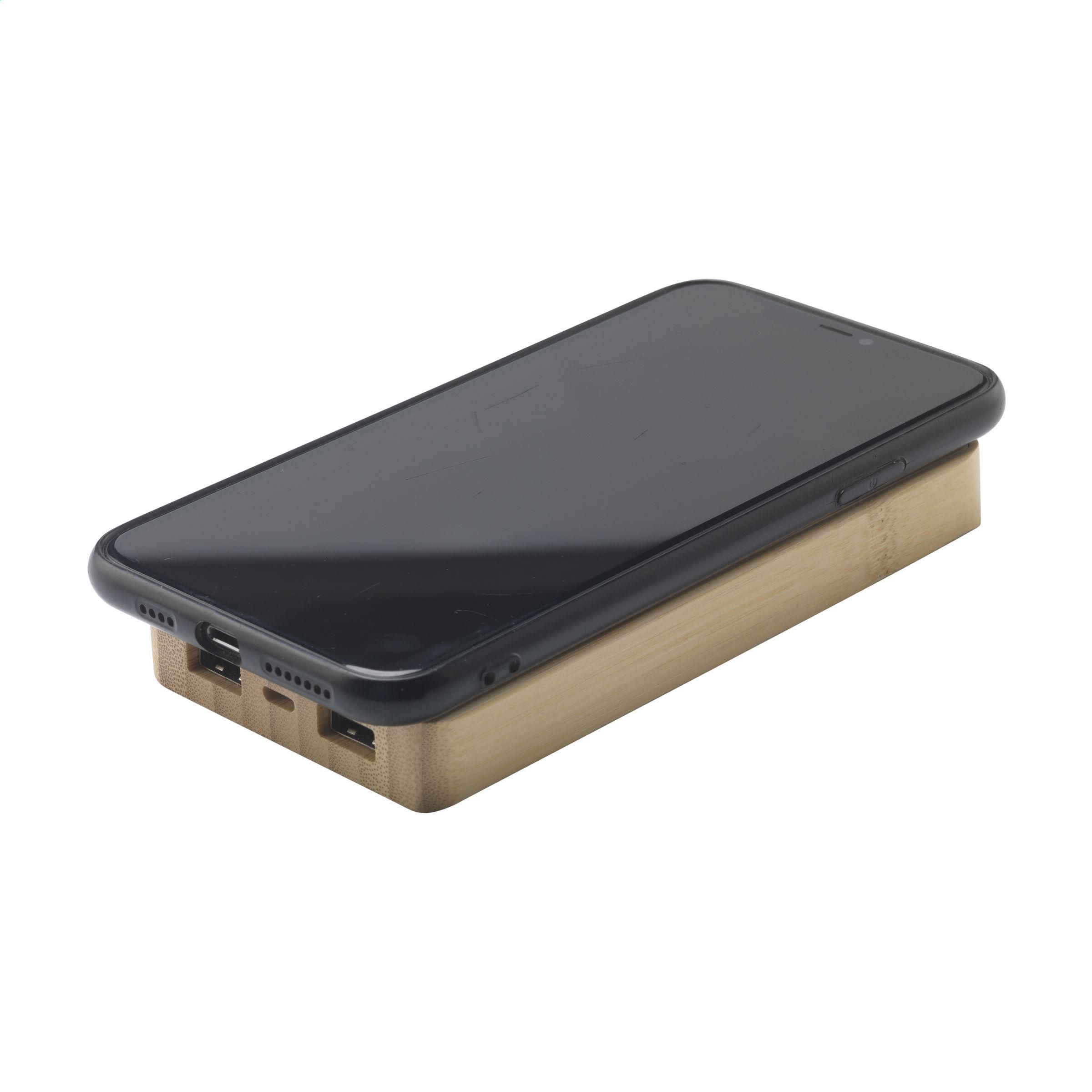 Vue 4 de Solar Powerbank 8000+ Wireless Charger chargeur externe