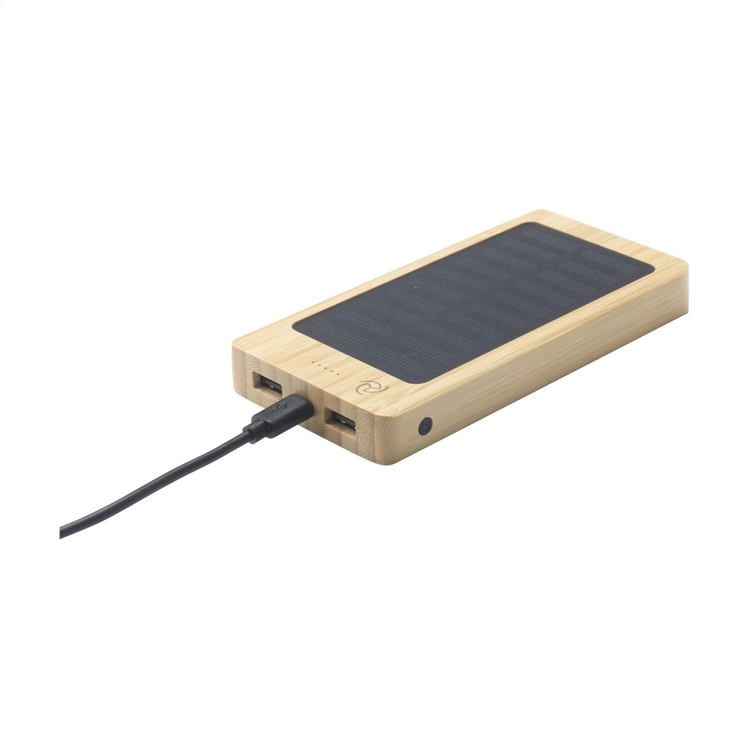 Vue 2 de Solar Powerbank 8000+ Wireless Charger chargeur externe