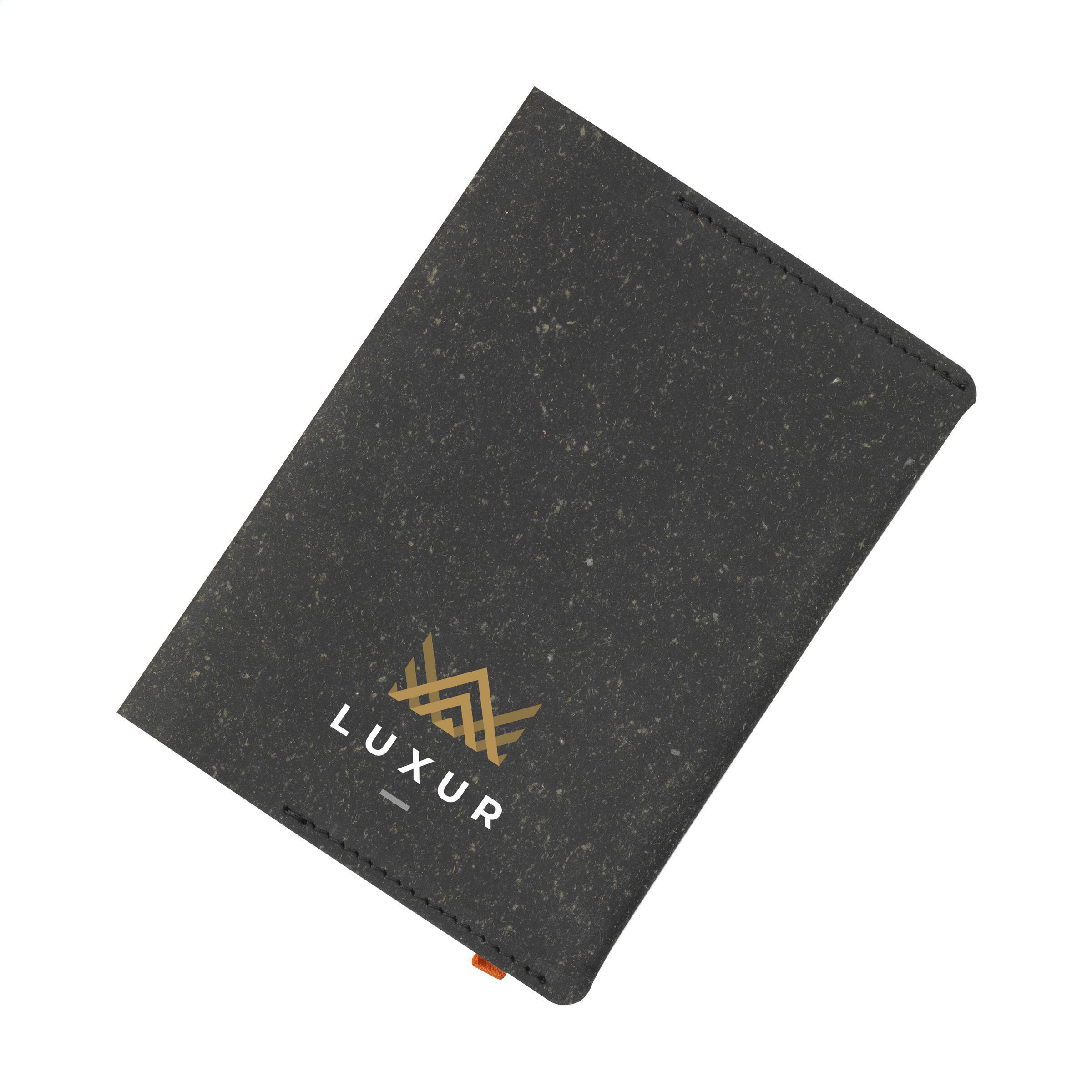 Vue 4 de Recycled Leather Passport Holder étui à passeport