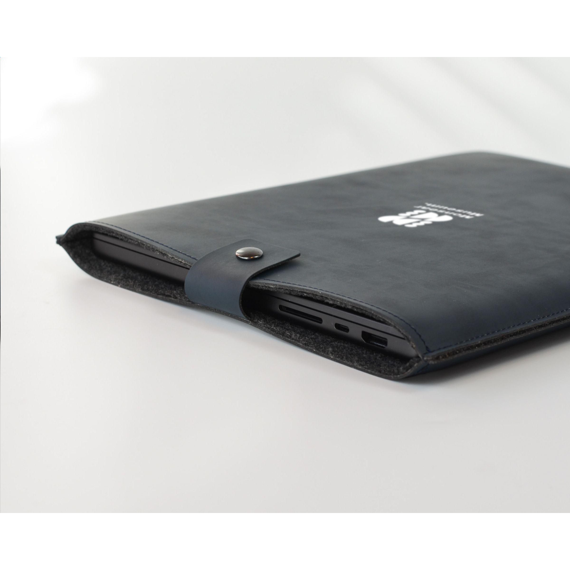Vue 8 de Recycled Leather Laptop Sleeve 16"