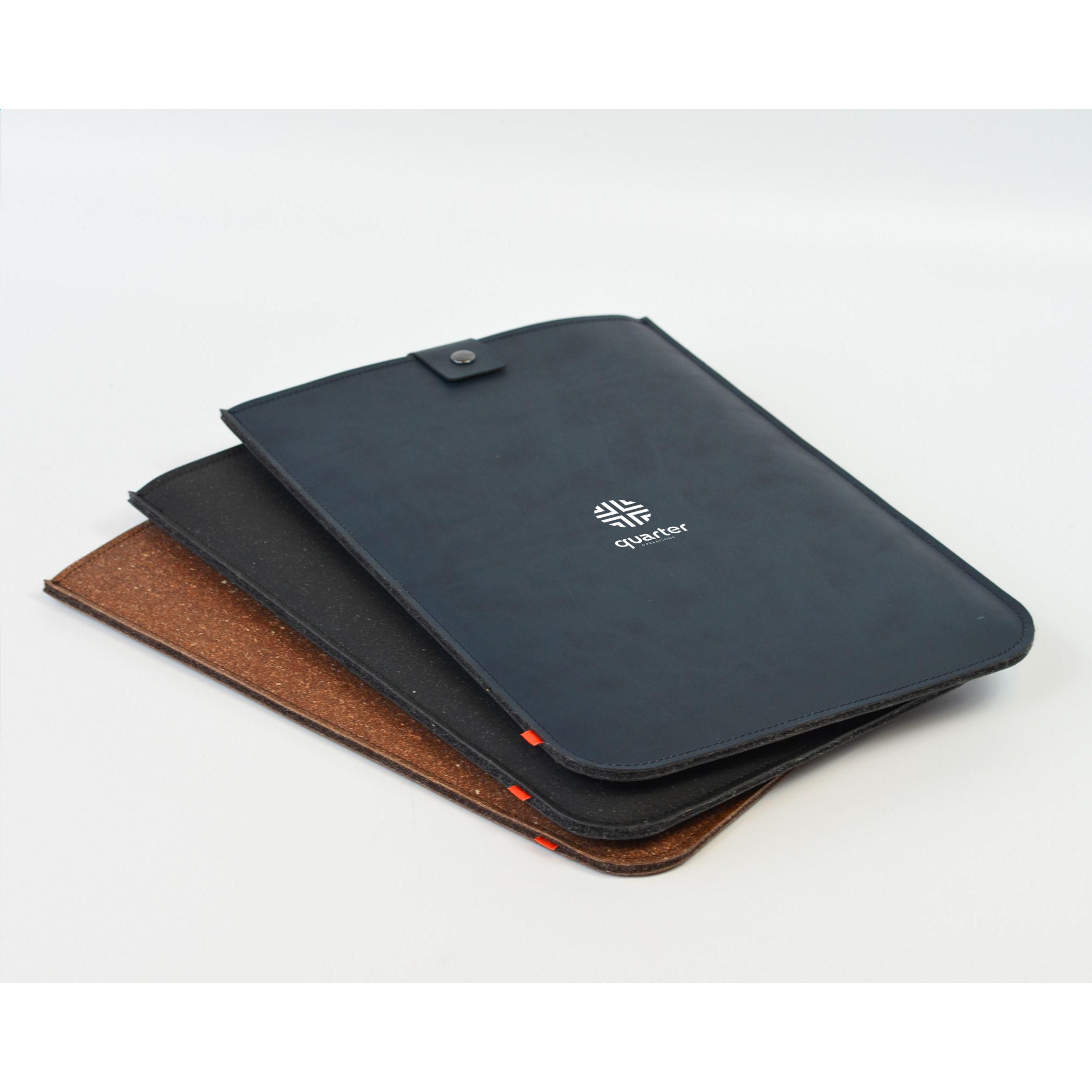 Vue 8 de Recycled Leather Laptop Sleeve 14"