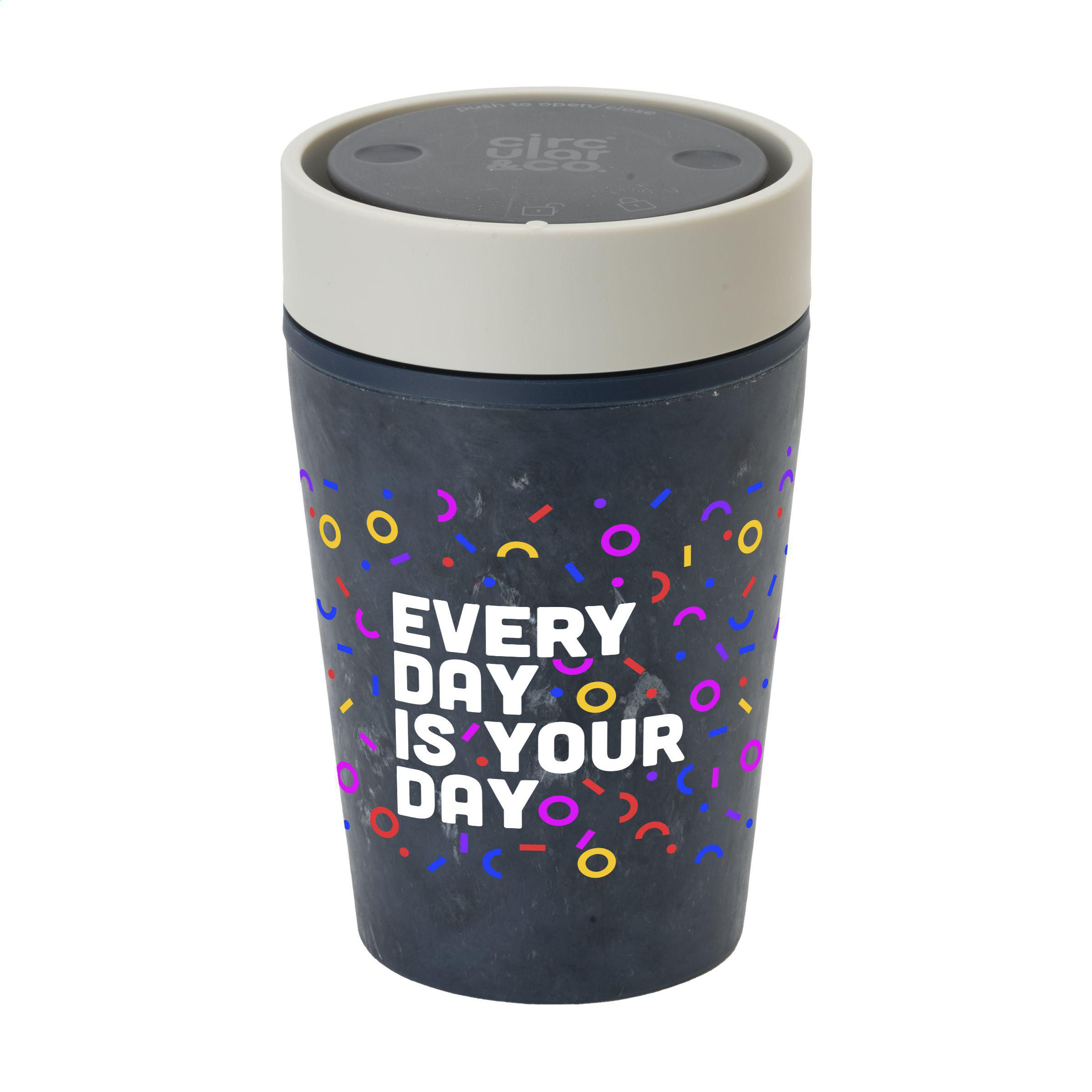 Vue 2 de Circular&Co. Coffee Cup Fabric Waste 227 ml mug