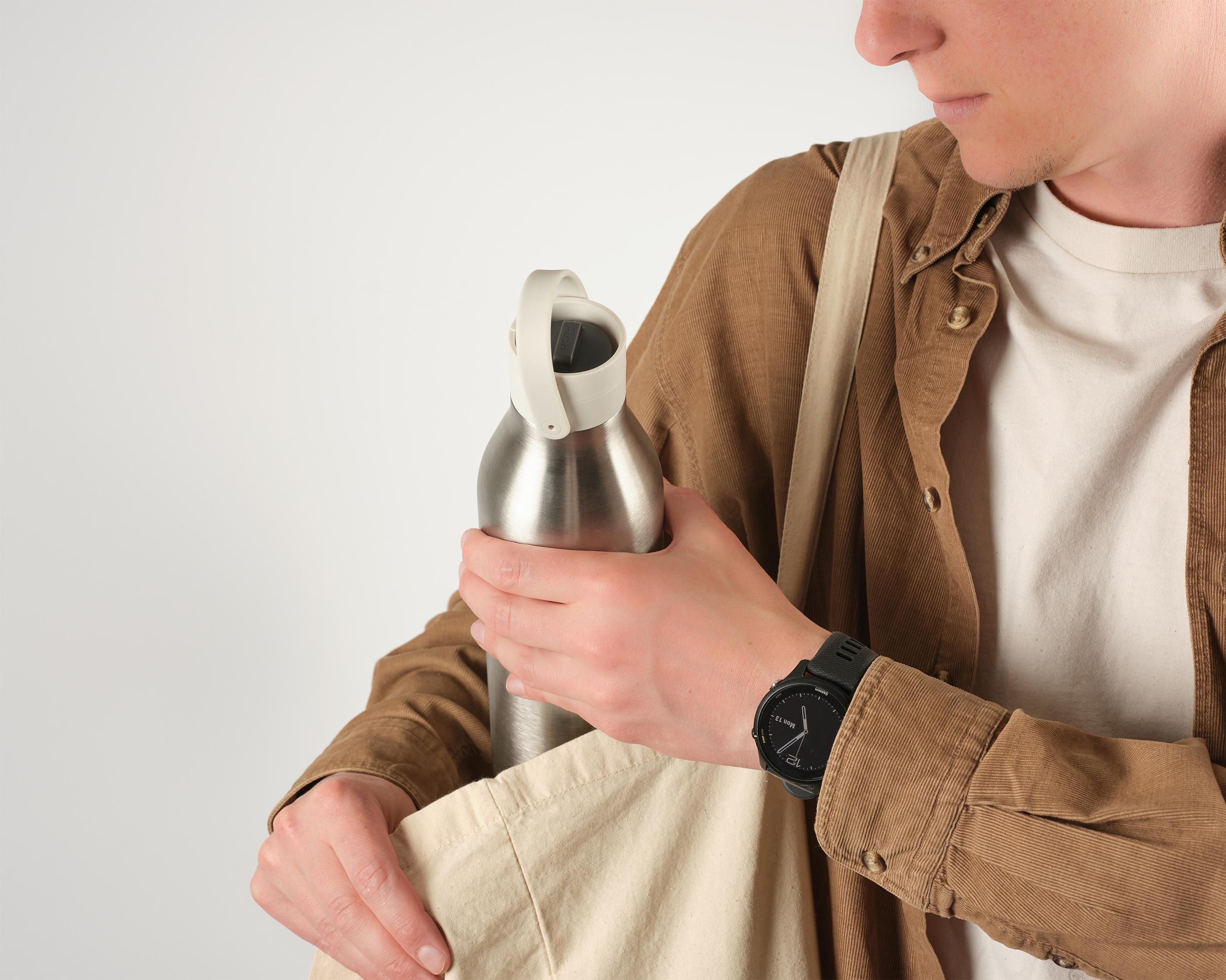 Vue 8 de Circular&Co Recycled Stainless Steel Bottle 750 ml