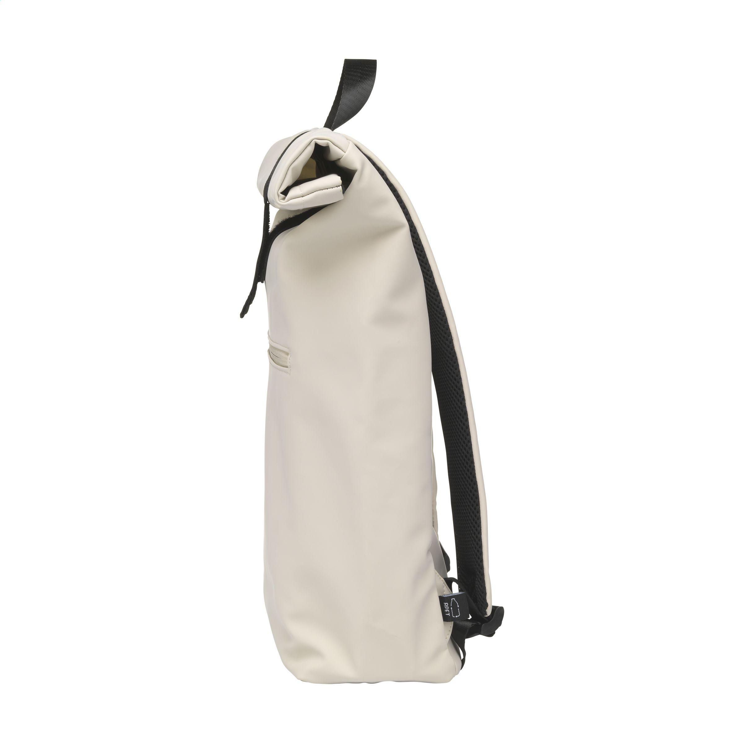 Vue 3 de Lennon RCS Recycled Roll-Top Backpack sac à dos