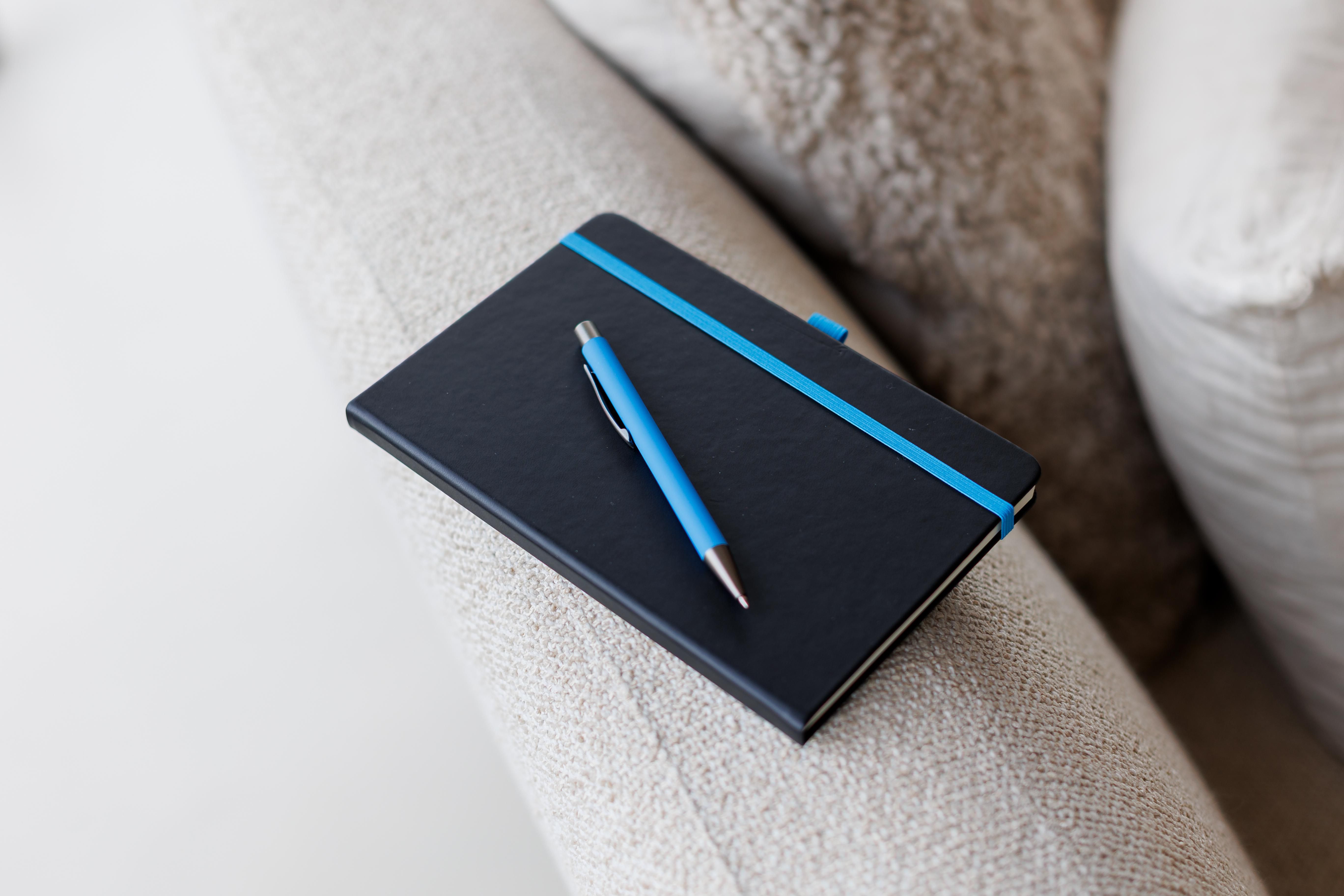 Vue 18 de Stylo Emmett | Finition caoutchoutée