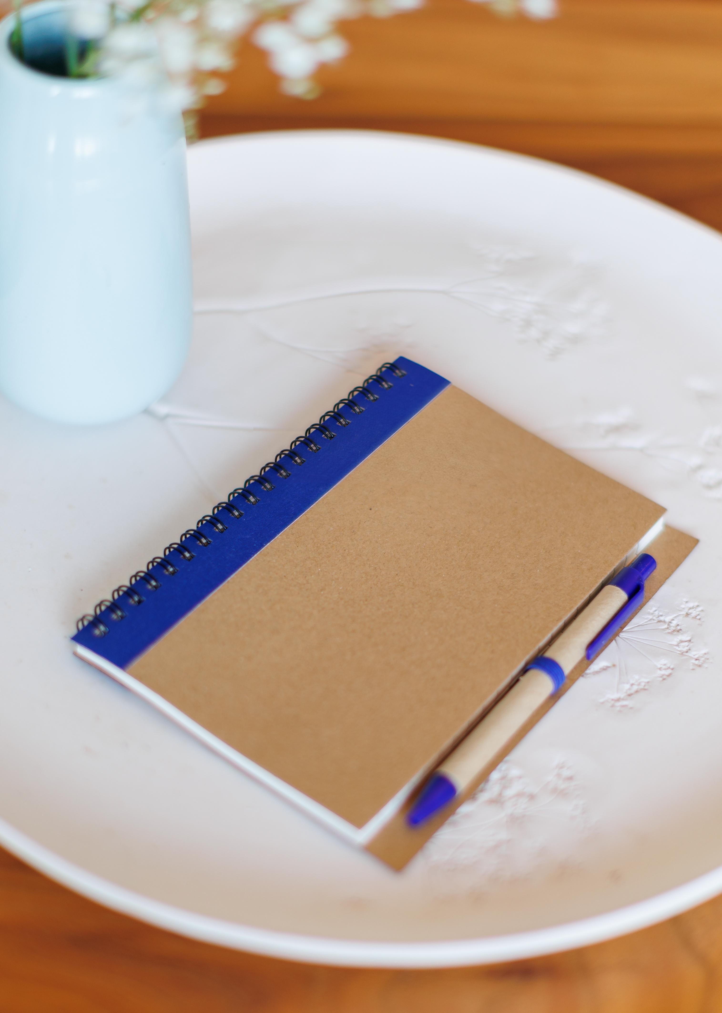 Vue 21 de Carnet Stella | Carton recyclé | Ligné | Avec stylo bille