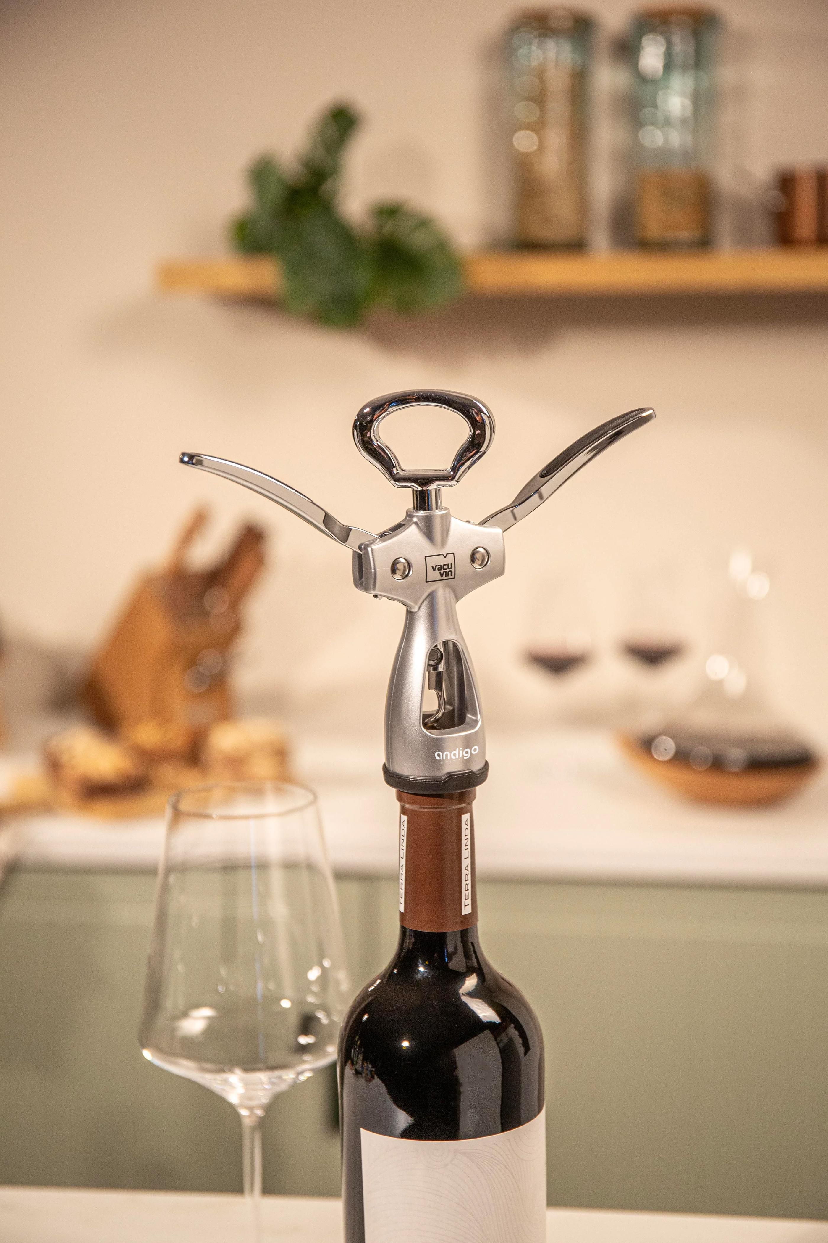 Vue 3 de Vacu Vin Winged Corkscrew tire-bouchon