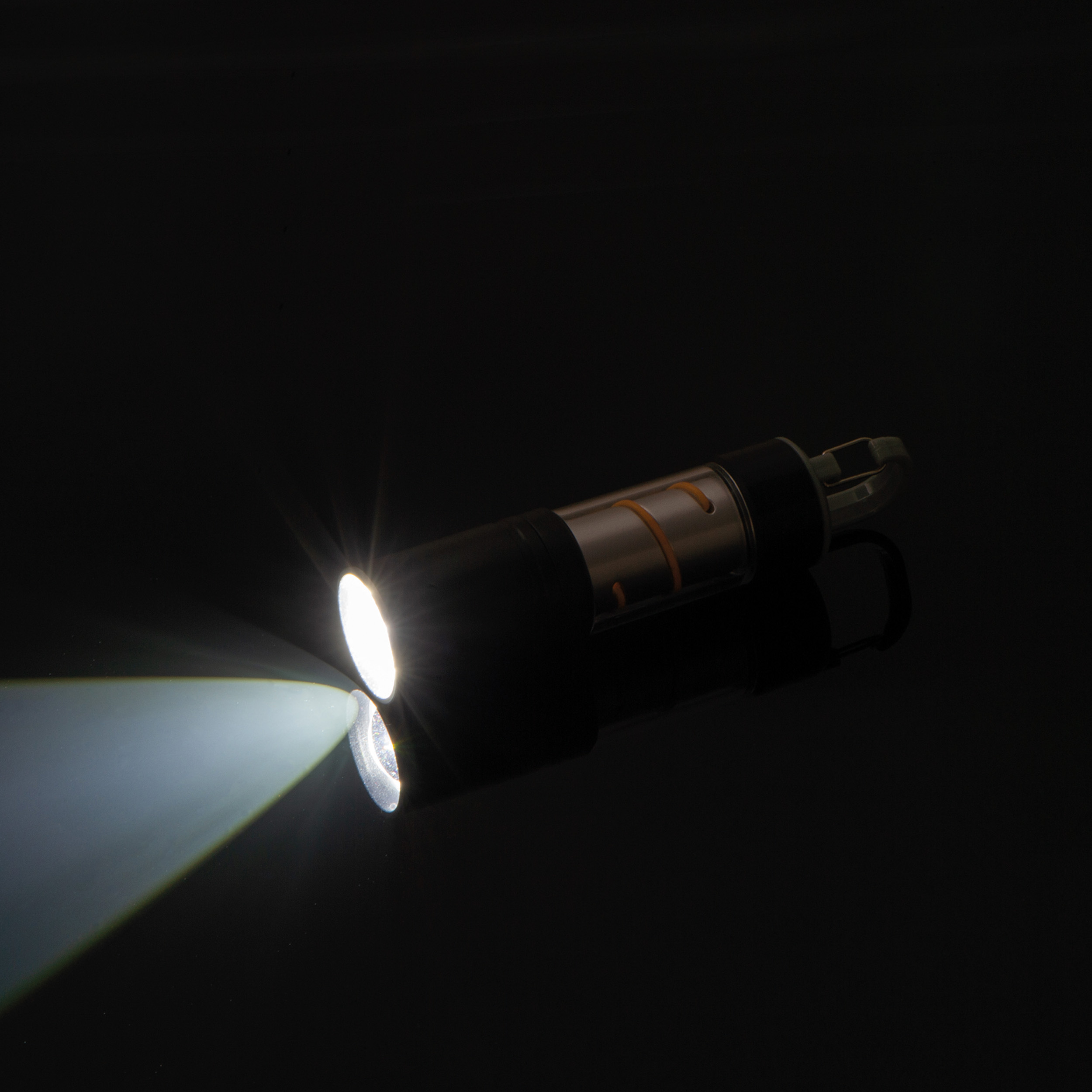Vue 2 de Lampe de poche rechargeable Tulsa