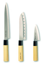 Set de 3 couteaux de style japonais dans un coffret en carton. La lame est en inox et manche en PP. – Image 3